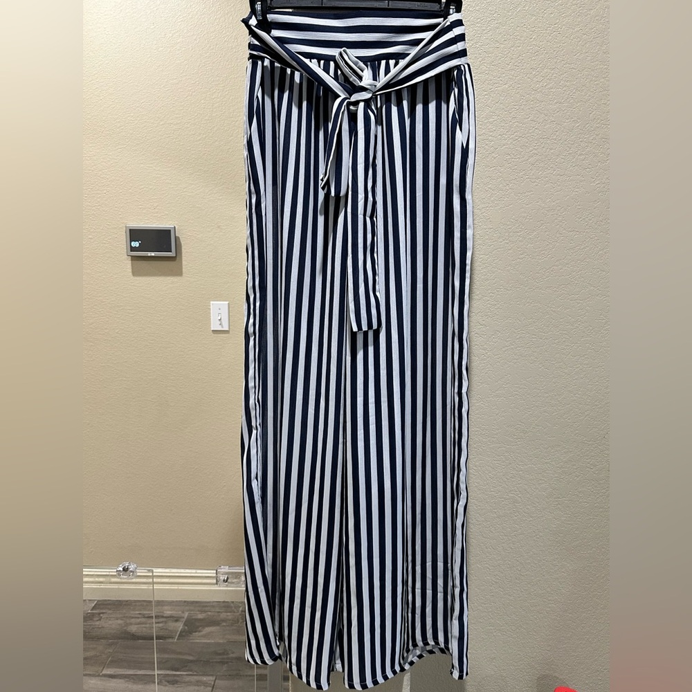 Fashion Nova Navy and White Wide-Leg Striped Pants